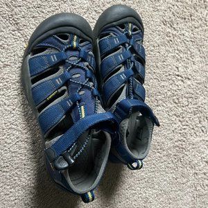 Mens size 6 Keen- Newport H2